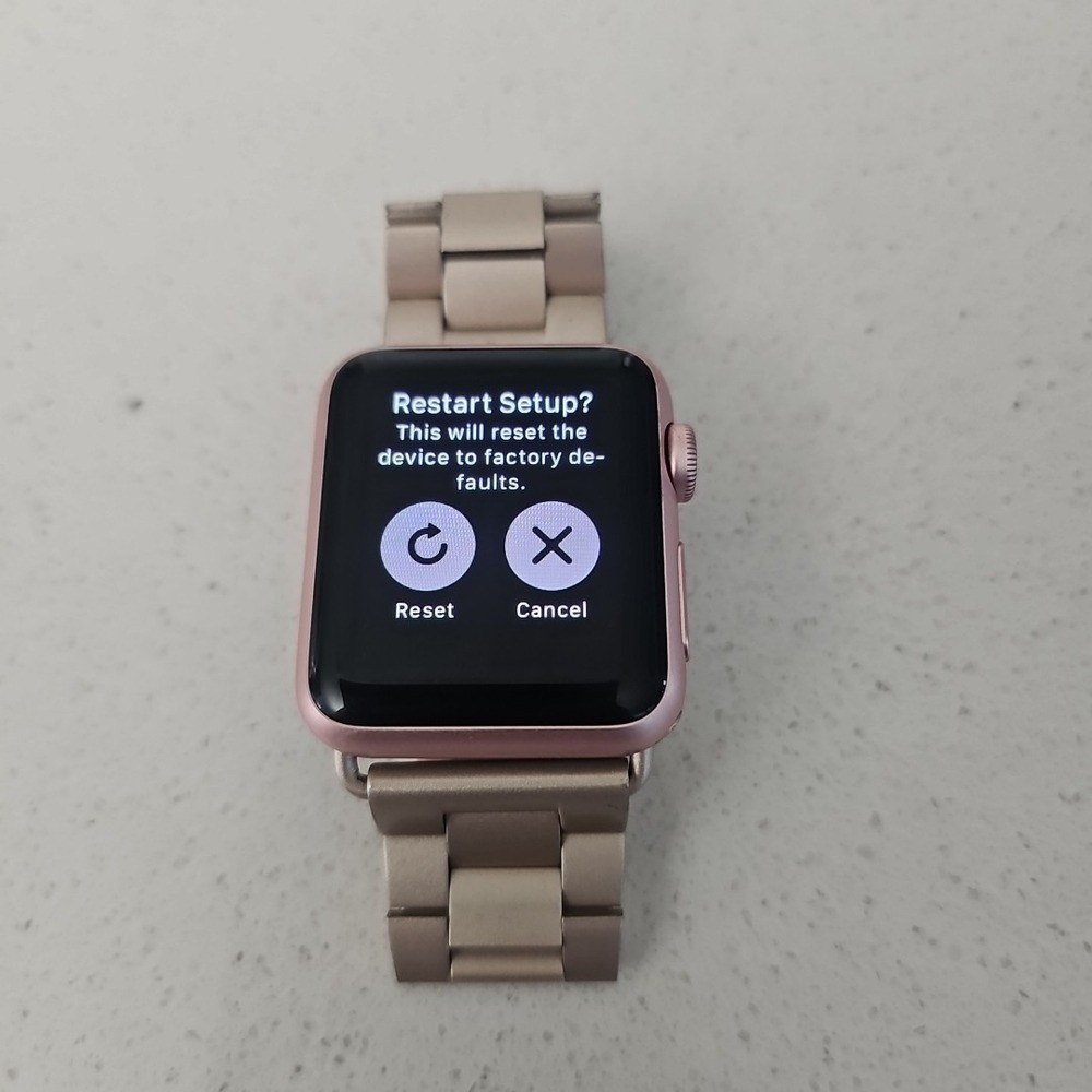 apple watch series 1 38 mm Aluminum Case - Picture 8 of 9
